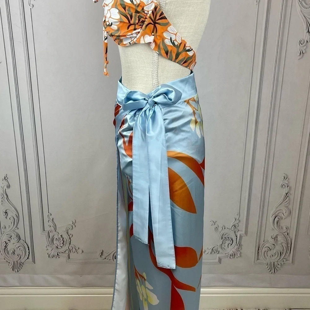 Three Piece-Set Bali Floral Bikini Swimsuit and Pareo Coverup - Picture 11 of 11